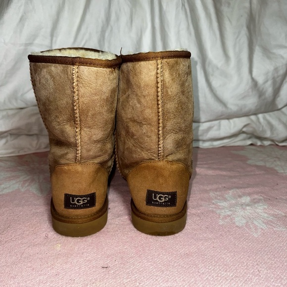 UGG Australia Classic Short Boots - Picture 3 of 13